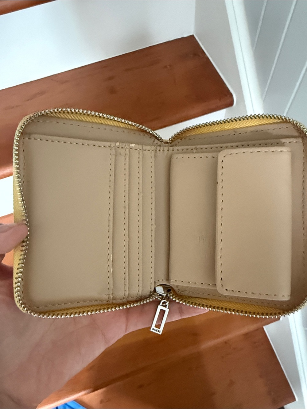 Buy 5 for 10$❗️GUESS Yellow Tropical Floral Wallet - Picture 4 of 7